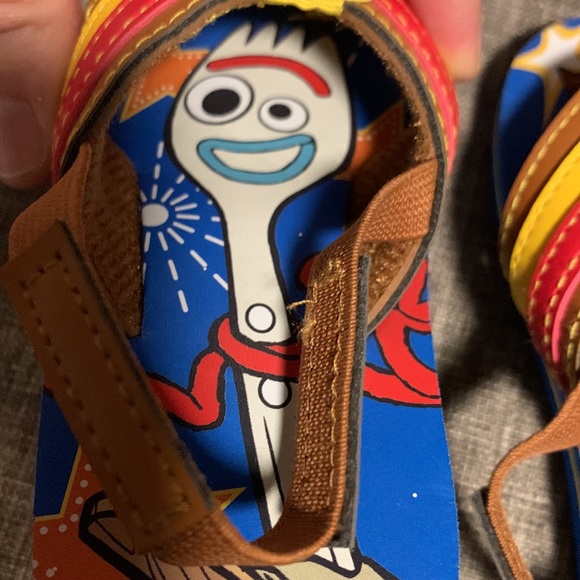 Disney Toy Story toddler sandals - size 5/6 - Picture 3 of 4